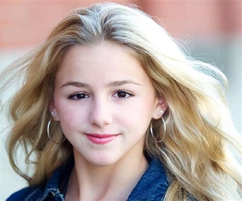 chloe zalukaj|chloe lukasiak wiki.